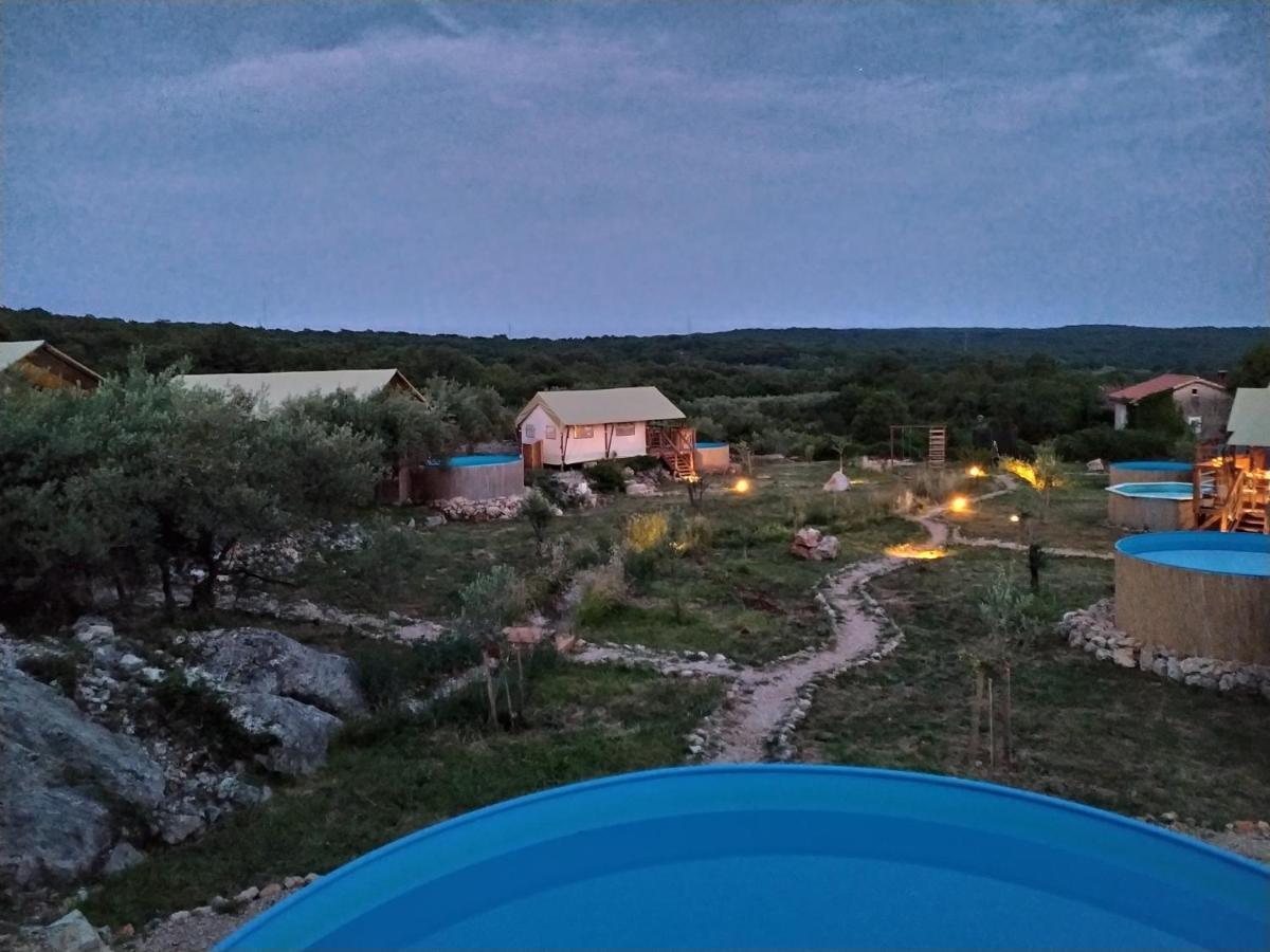 Hotel Prima Insula Glamping Brusici Exteriér fotografie