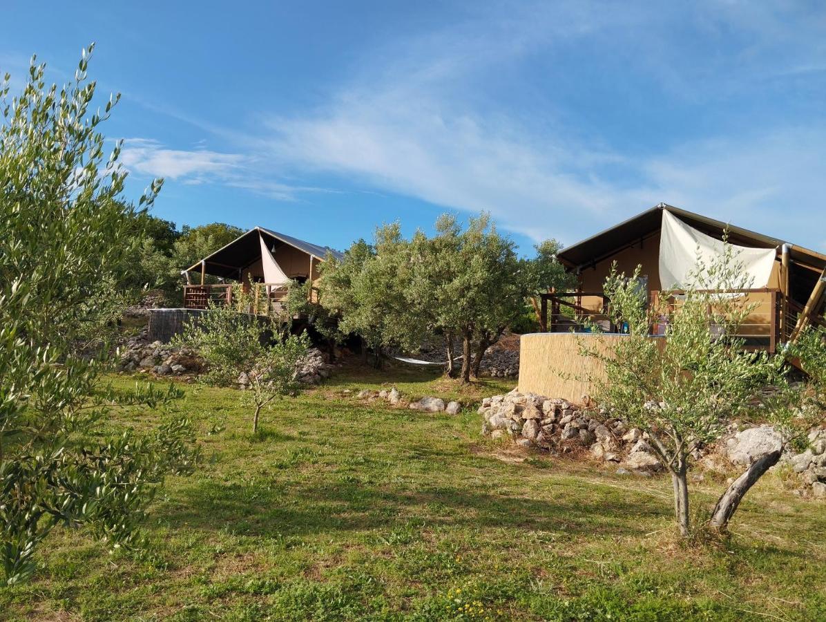 Hotel Prima Insula Glamping Brusici Exteriér fotografie