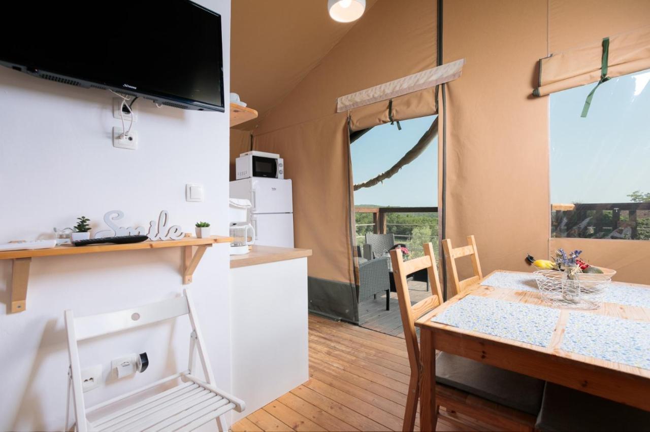 Hotel Prima Insula Glamping Brusici Exteriér fotografie