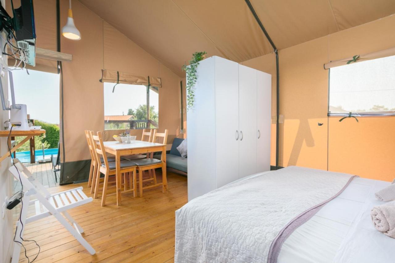 Hotel Prima Insula Glamping Brusici Exteriér fotografie