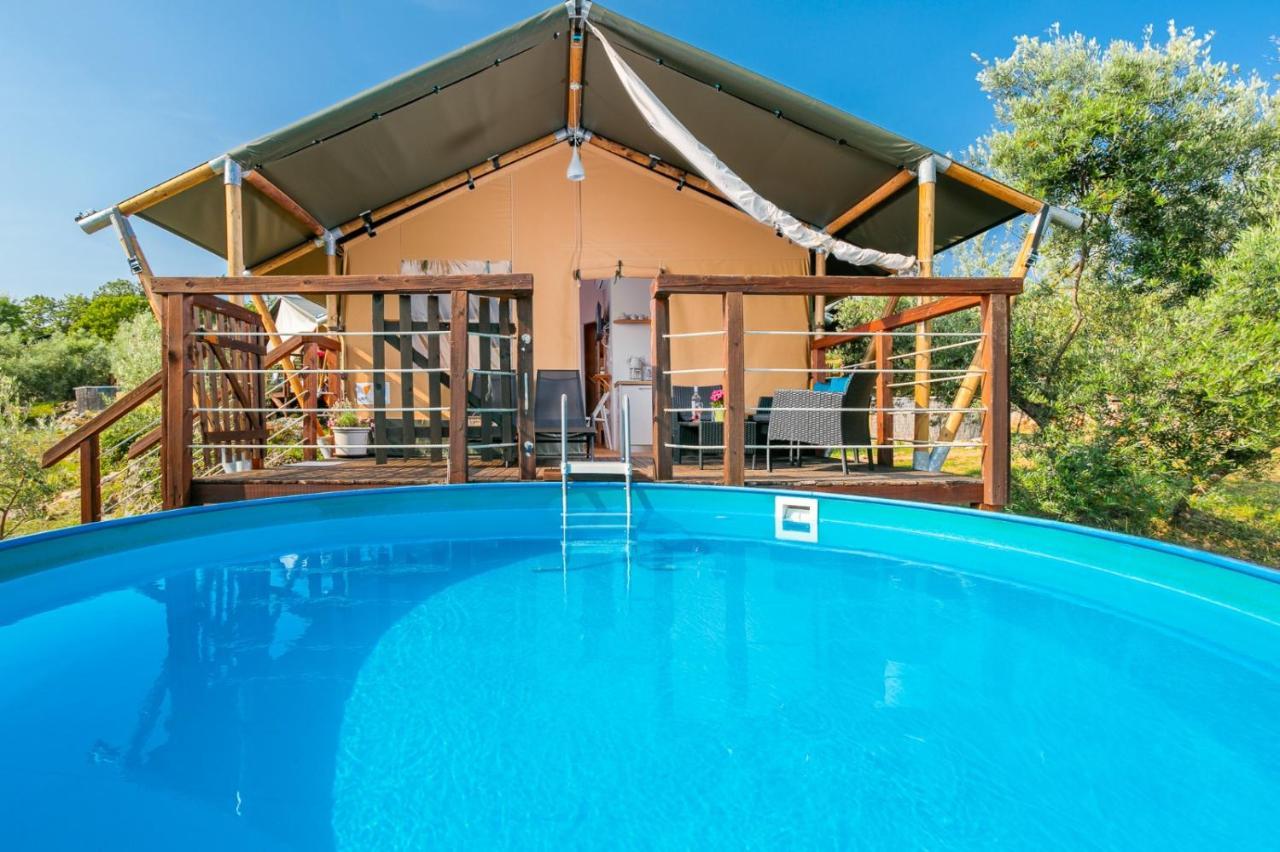 Hotel Prima Insula Glamping Brusici Exteriér fotografie