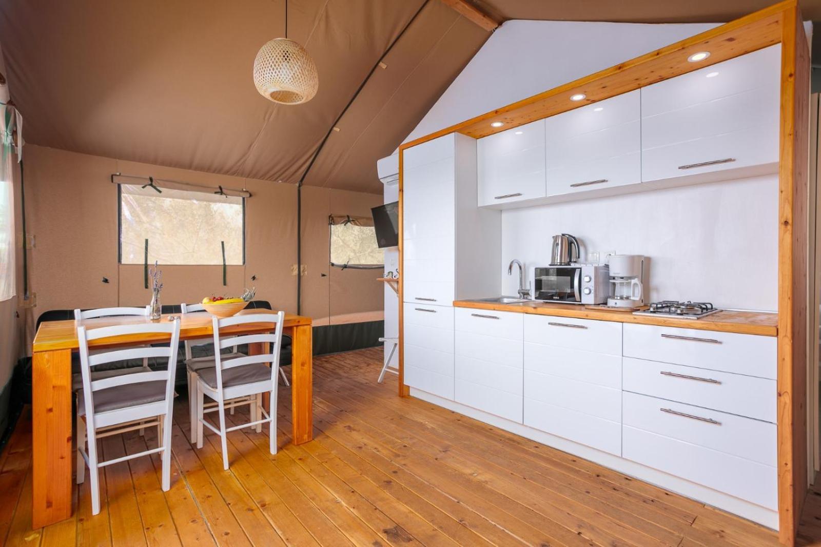 Hotel Prima Insula Glamping Brusici Exteriér fotografie